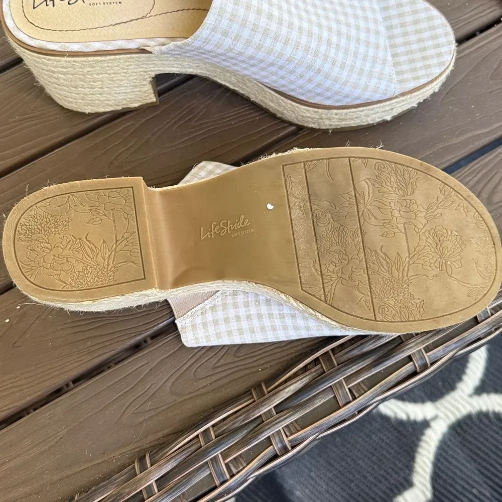 Life Stride Paradise Natural Gingham NWOT Size 10